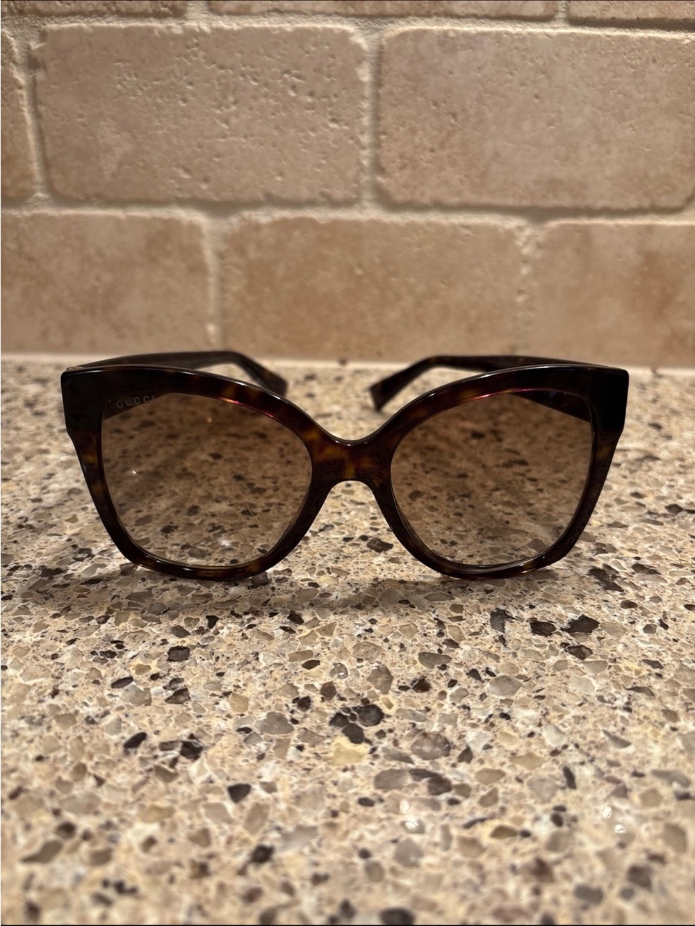 GUCCI Tortoiseshell Woman’s Sunglasses
One minor scratch on right lens